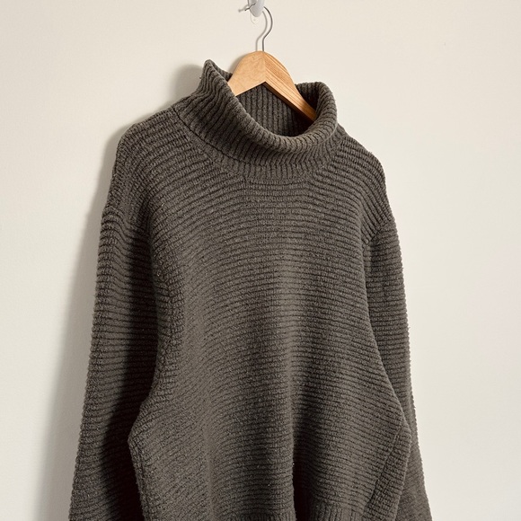 Ribbed Turtle  Neck Sweater - green fleck - cotton mix - Oversized L. - Picture 3 of 8